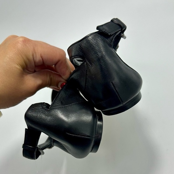 Vera Wang lavender black leather flats with rhinestone ankle strap size 7 - Picture 8 of 11